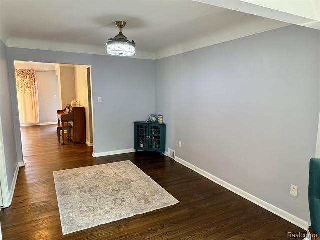 Builiding view ten for 24051 Rensselaer, Oak Park, MI. 48237