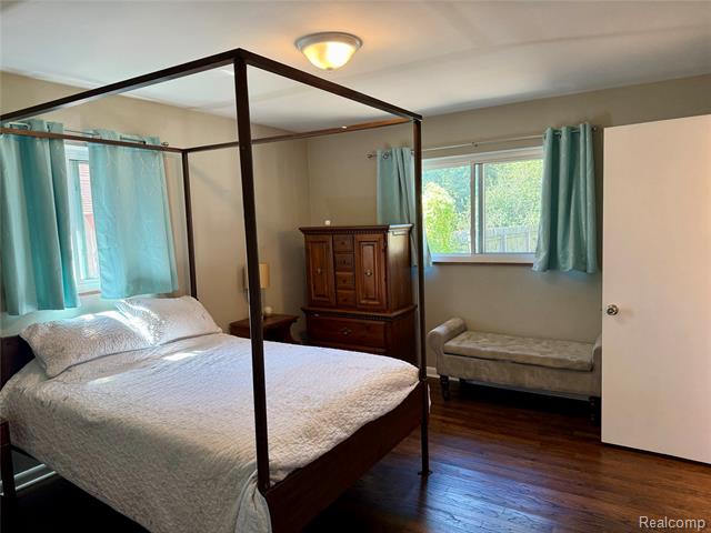 Builiding view twelve for 24051 Rensselaer, Oak Park, MI. 48237