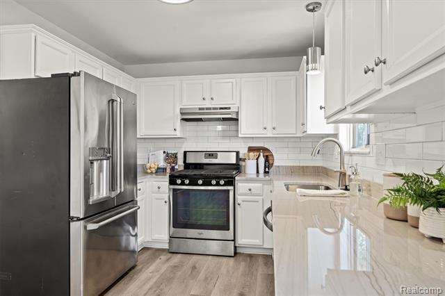 Builiding view five for 13416 Mc Guire, Taylor, MI. 48180