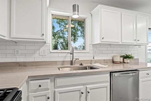 Builiding view four for 13416 Mc Guire, Taylor, MI. 48180
