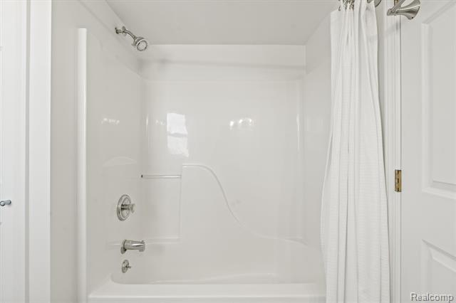 Builiding view fourteen for 13416 Mc Guire, Taylor, MI. 48180