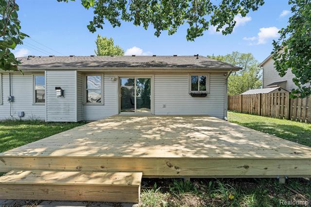Builiding view twenty seven for 13416 Mc Guire, Taylor, MI. 48180