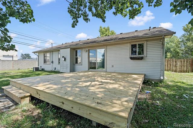 Builiding view twenty six for 13416 Mc Guire, Taylor, MI. 48180