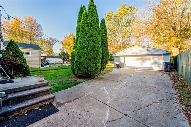 Builiding view fifteen for 14634 Banner, Taylor, MI. 48180