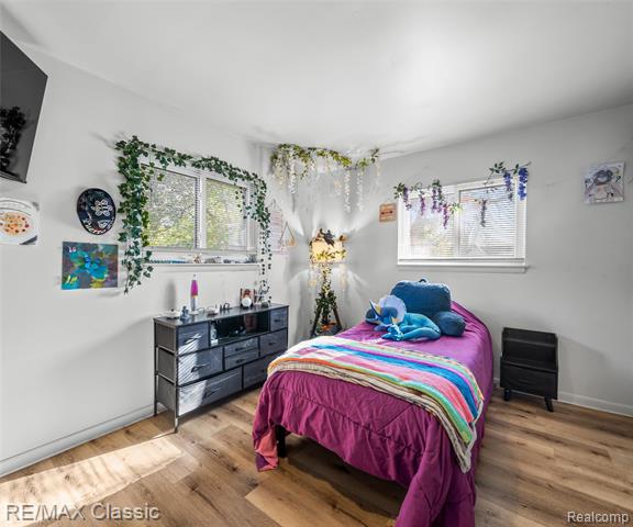 Builiding view nine for 37534 Van Petten, Romulus, MI. 48174