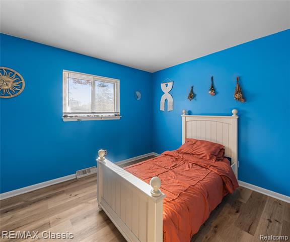 Builiding view six for 37534 Van Petten, Romulus, MI. 48174