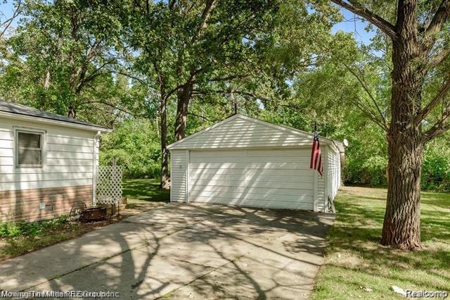 Builiding view sixteen for 11545 Wahrman, Romulus, MI. 48174