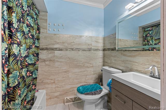 Builiding view eight for 23722 Brest, Taylor, MI. 48180