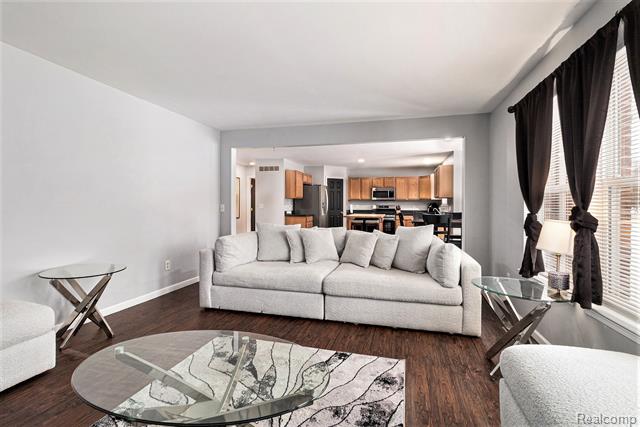 Builiding view fifteen for 26680 Parkside, Taylor, MI. 48180