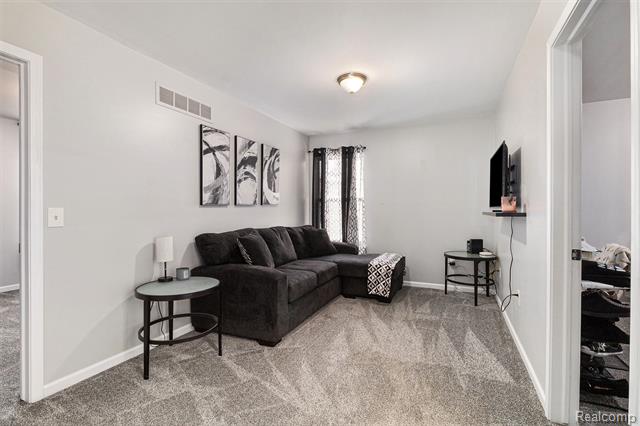 Builiding view seventeen for 26680 Parkside, Taylor, MI. 48180