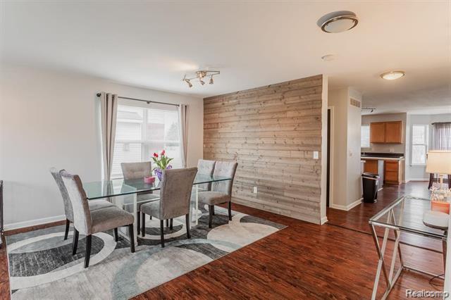 Builiding view six for 26680 Parkside, Taylor, MI. 48180