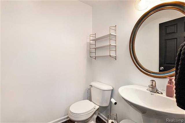 Builiding view sixteen for 26680 Parkside, Taylor, MI. 48180