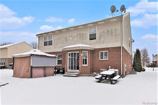 Builiding view thirty one for 26680 Parkside, Taylor, MI. 48180