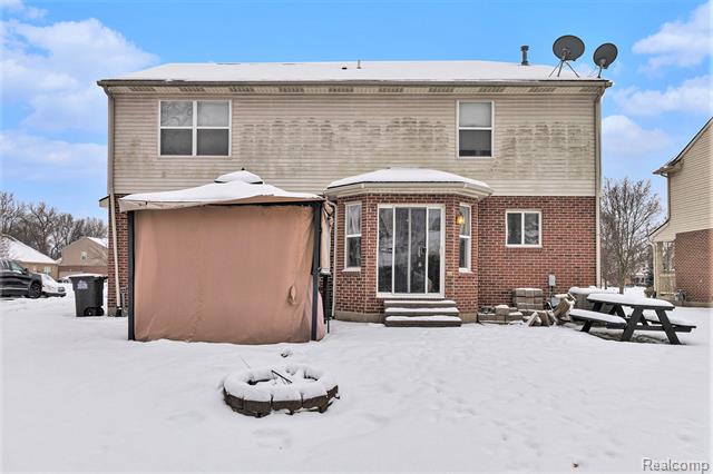 Builiding view thirty three for 26680 Parkside, Taylor, MI. 48180