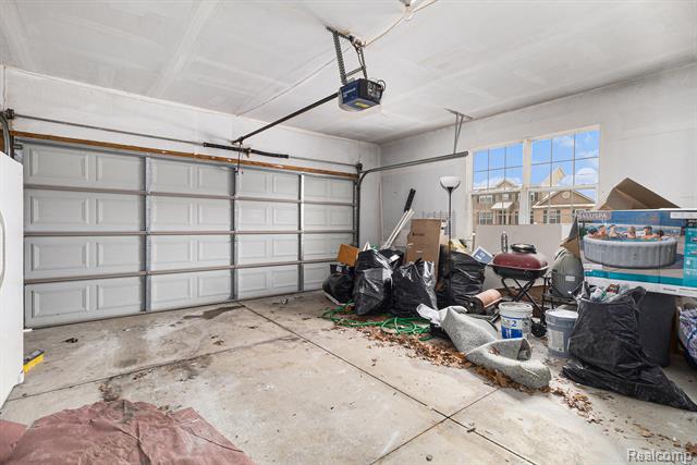 Builiding view thirty for 26680 Parkside, Taylor, MI. 48180