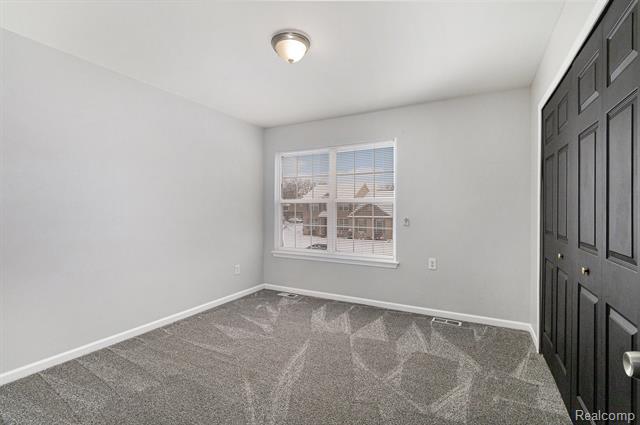 Builiding view twenty seven for 26680 Parkside, Taylor, MI. 48180