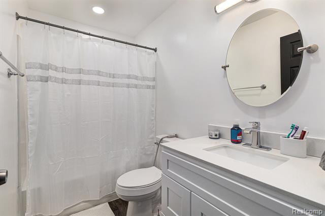 Builiding view twenty three for 26680 Parkside, Taylor, MI. 48180