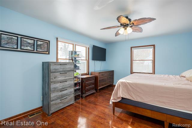 Builiding view eighteen for 22155 Maplelawn, Taylor, MI. 48180