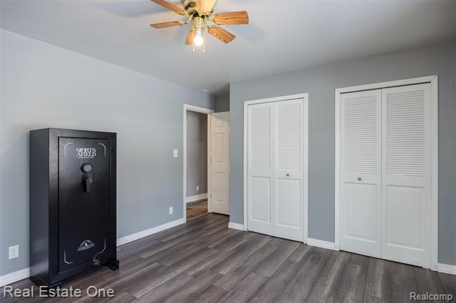 Builiding view fifteen for 22155 Maplelawn, Taylor, MI. 48180