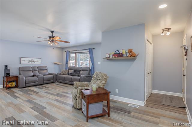 Builiding view seven for 22155 Maplelawn, Taylor, MI. 48180