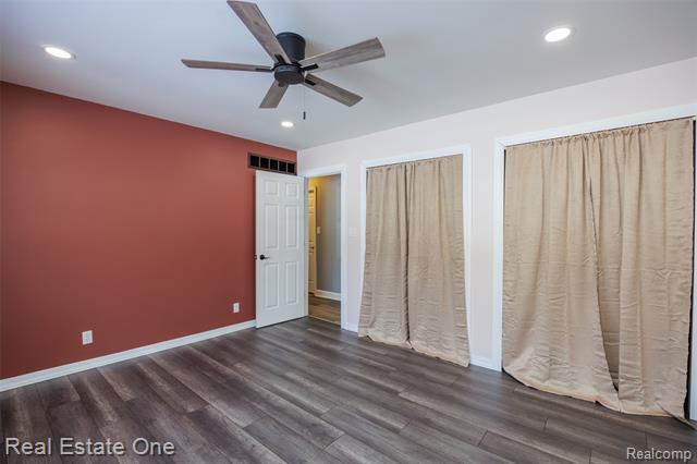 Builiding view seventeen for 22155 Maplelawn, Taylor, MI. 48180