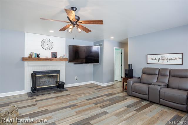 Builiding view six for 22155 Maplelawn, Taylor, MI. 48180