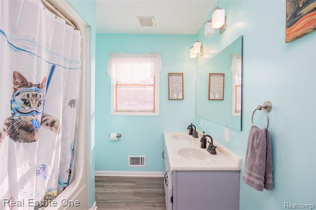 Builiding view thirteen for 22155 Maplelawn, Taylor, MI. 48180