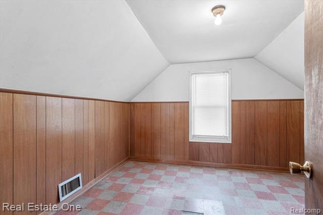 Builiding view eighteen for 11078 Pine, Taylor, MI. 48180