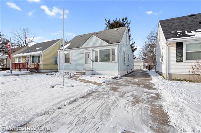 Builiding view four for 11078 Pine, Taylor, MI. 48180