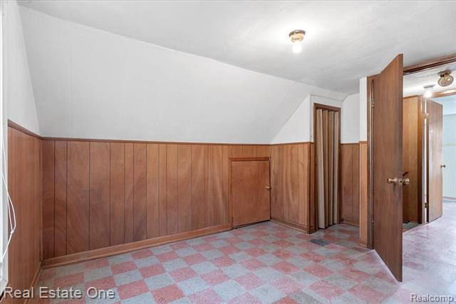 Builiding view nineteen for 11078 Pine, Taylor, MI. 48180