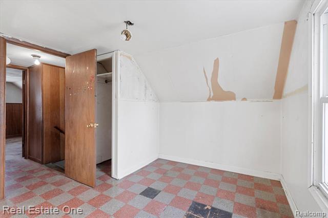 Builiding view seventeen for 11078 Pine, Taylor, MI. 48180