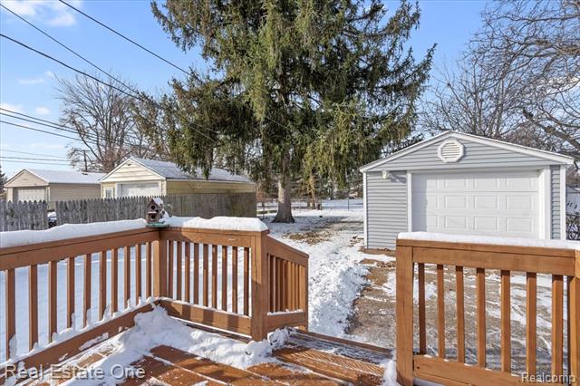 Builiding view twenty two for 11078 Pine, Taylor, MI. 48180