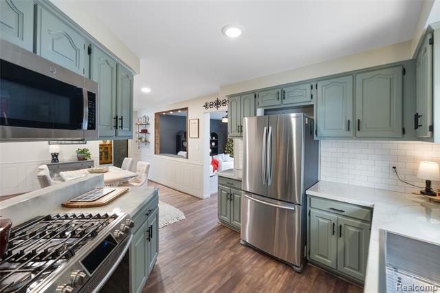 Builiding view eight for 10110 Balfour, Allen Park, MI. 48101