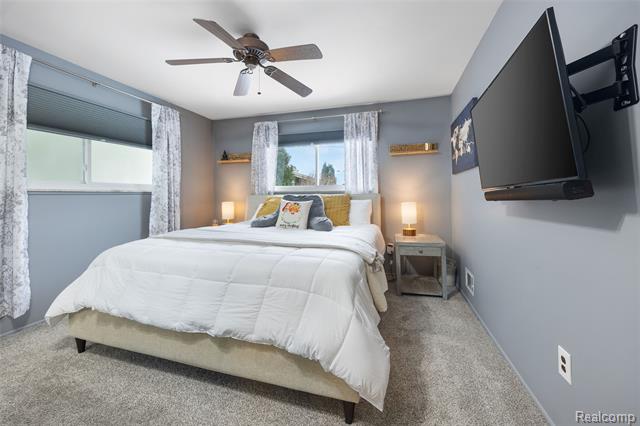 Builiding view fifteen for 10110 Balfour, Allen Park, MI. 48101