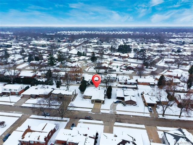 Builiding view forty five for 10110 Balfour, Allen Park, MI. 48101