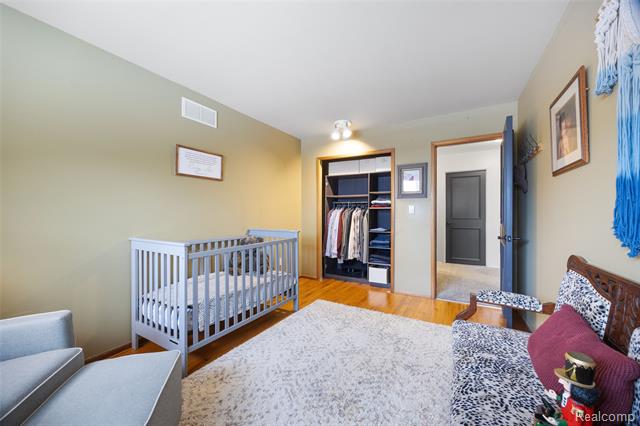 Builiding view fourteen for 10110 Balfour, Allen Park, MI. 48101