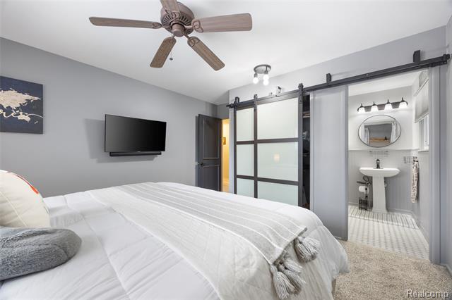 Builiding view seventeen for 10110 Balfour, Allen Park, MI. 48101