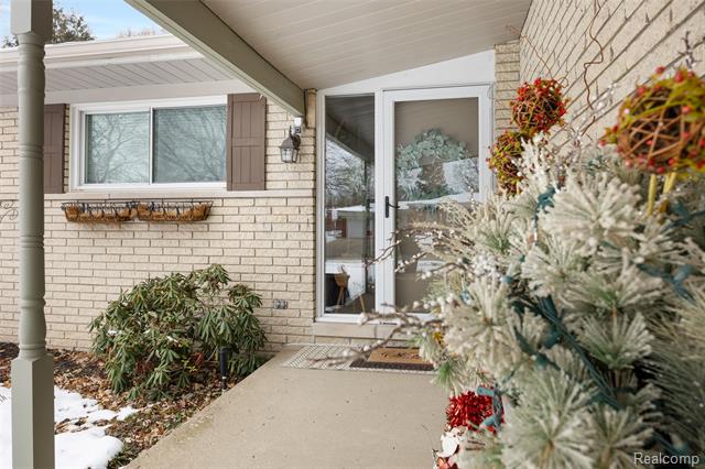 Builiding view thirty four for 10110 Balfour, Allen Park, MI. 48101