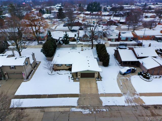 Builiding view thirty nine for 10110 Balfour, Allen Park, MI. 48101