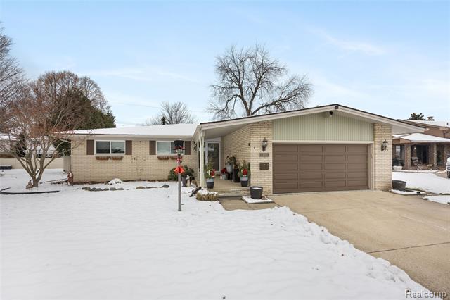 Builiding view thirty two for 10110 Balfour, Allen Park, MI. 48101