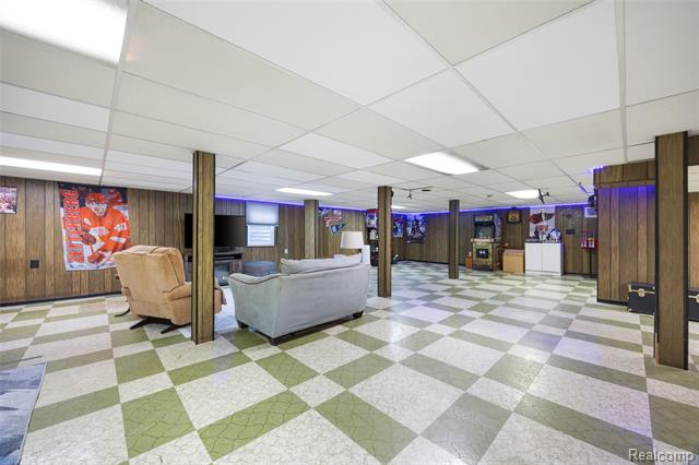 Builiding view twenty five for 10110 Balfour, Allen Park, MI. 48101