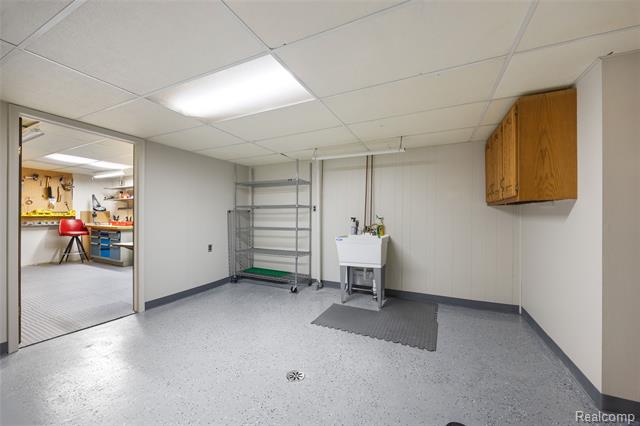 Builiding view twenty nine for 10110 Balfour, Allen Park, MI. 48101