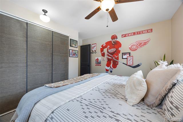 Builiding view twenty one for 10110 Balfour, Allen Park, MI. 48101