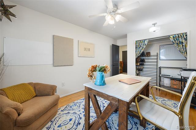 Builiding view twenty three for 10110 Balfour, Allen Park, MI. 48101