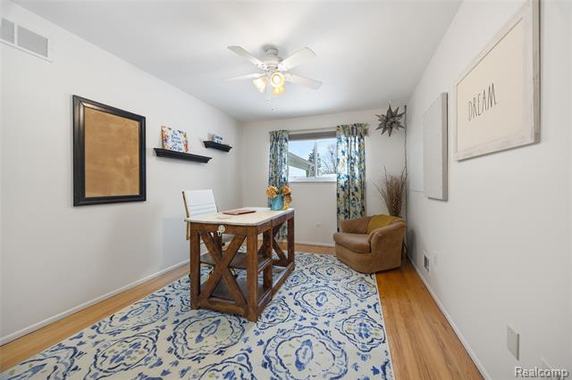 Builiding view twenty two for 10110 Balfour, Allen Park, MI. 48101