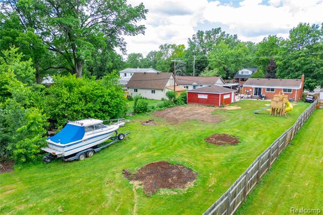Builiding view twenty five for 24355 Mary, Taylor, MI. 48180