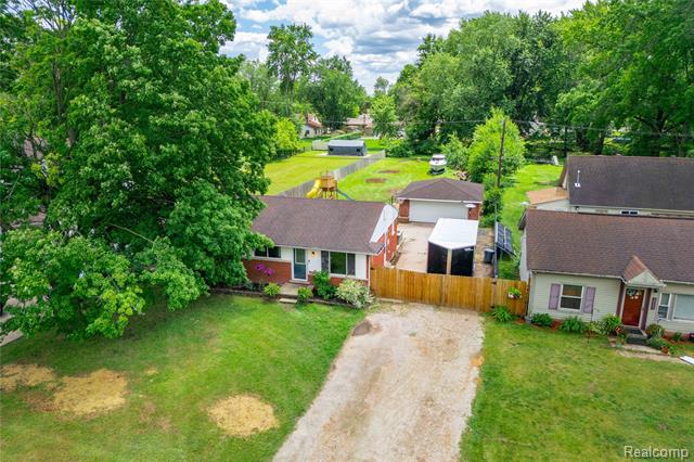 Builiding view twenty four for 24355 Mary, Taylor, MI. 48180