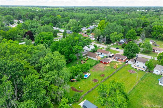 Builiding view twenty nine for 24355 Mary, Taylor, MI. 48180