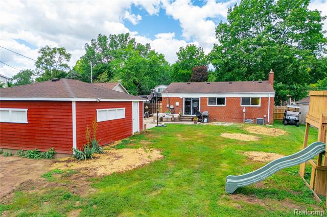 Builiding view twenty six for 24355 Mary, Taylor, MI. 48180