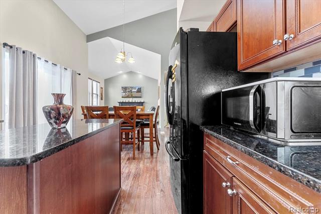 Builiding view nine for 3710 Ridge View, Trenton, MI. 48183